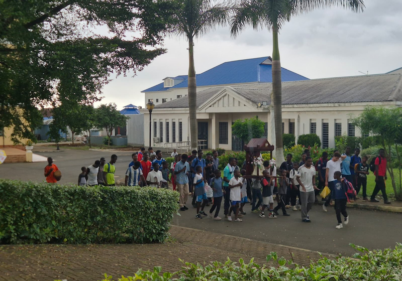 Misión de Malabo | Los Jóvenes de la Obra de la Iglesia