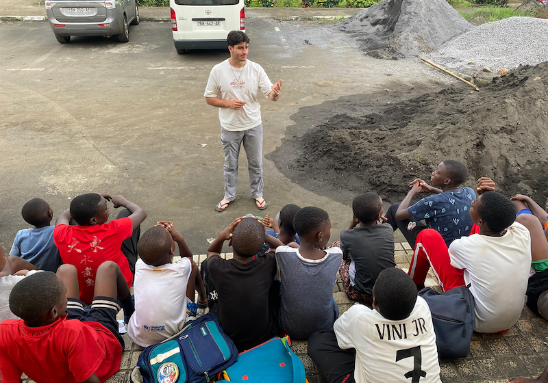 Misión de Malabo | Los Jóvenes de la Obra de la Iglesia